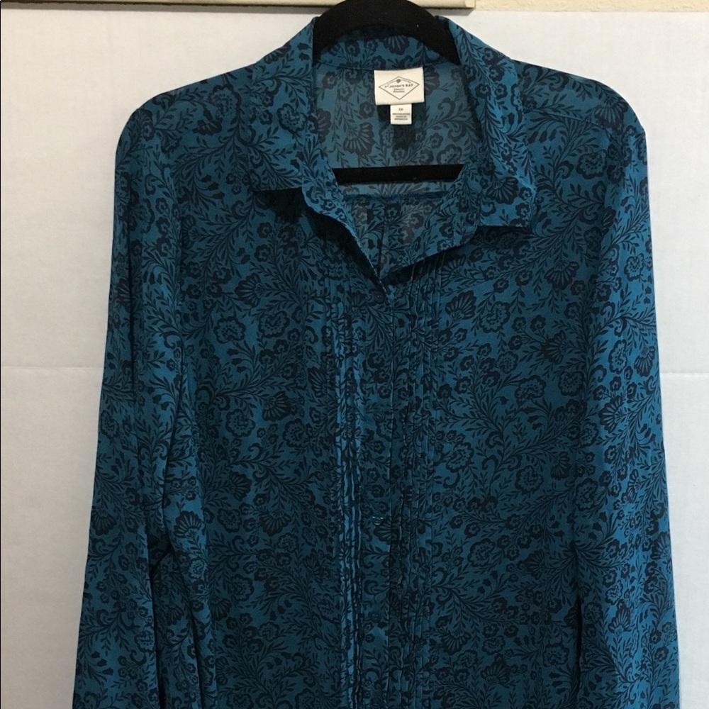 St. John’s Bay Sheer Button Front Blouse Size 1X